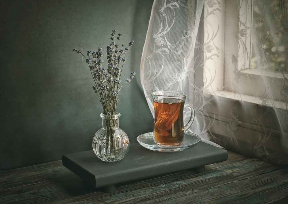 Чашка чая на старой веранде..