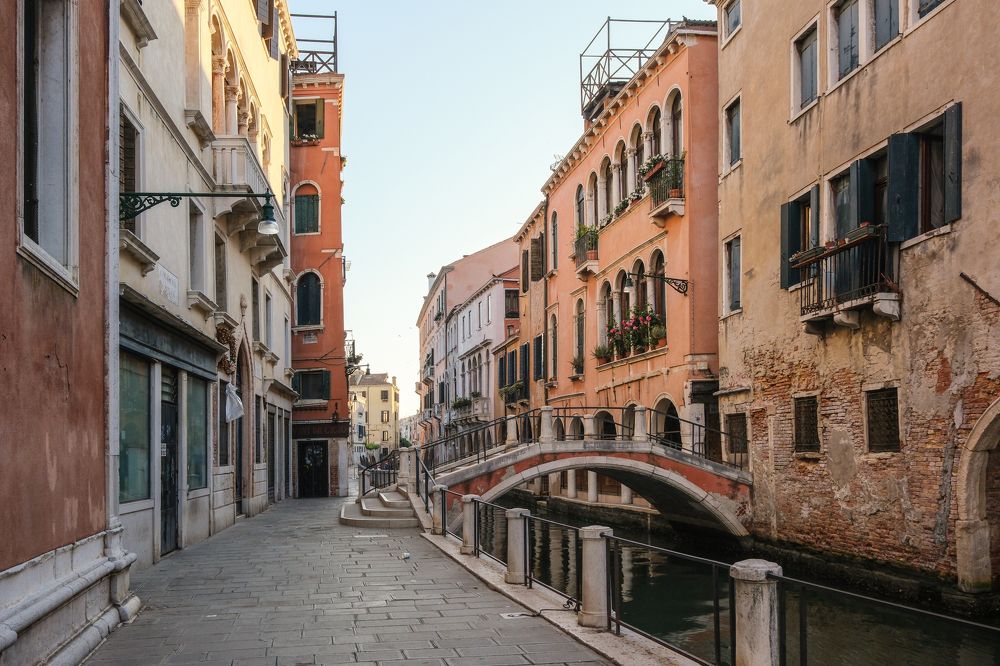 Photograph by Leonid Radashkovsky