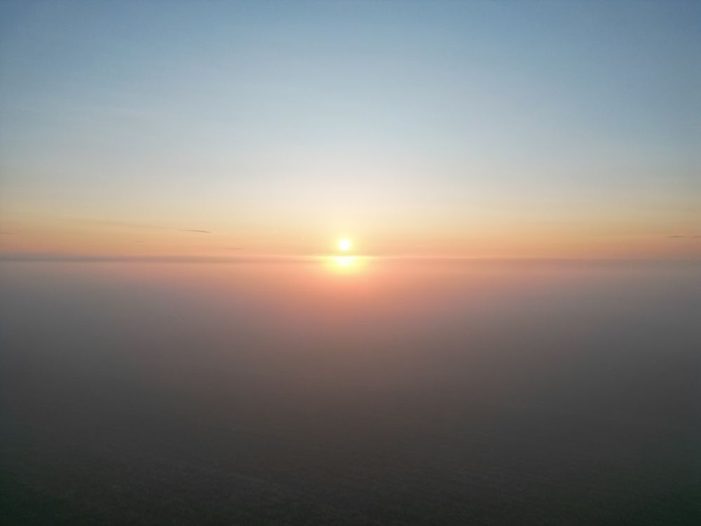 Рассвет над туманами