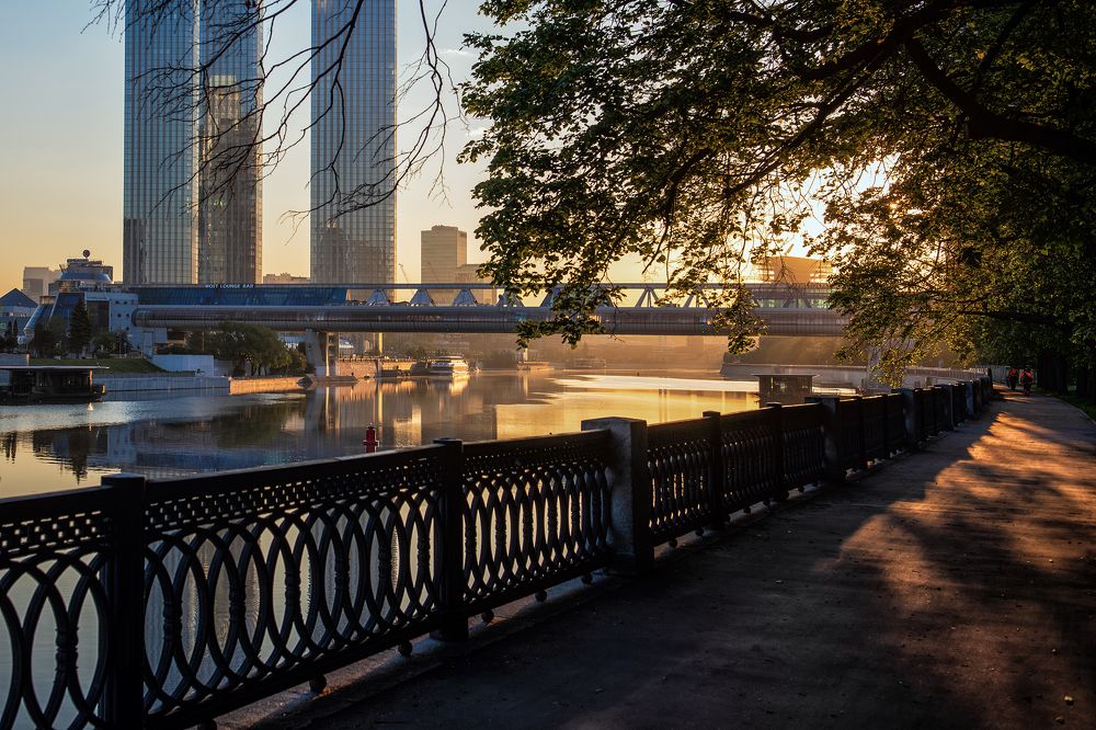 Рассвет в Москве.