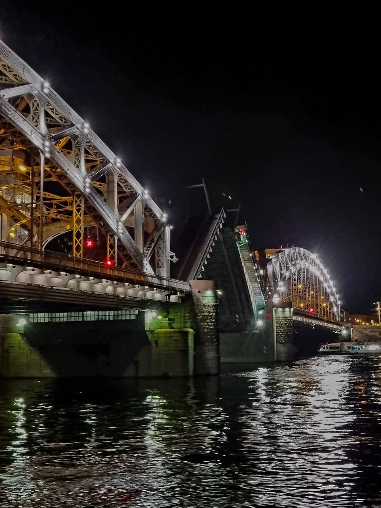 Большеохтинский мост