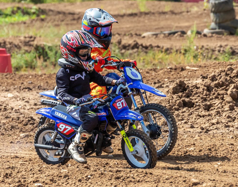 Мотогонщики