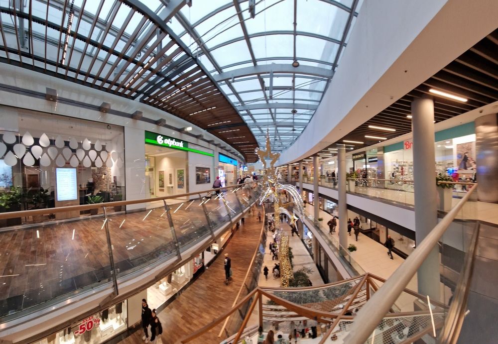 Photograph by Zsolt Zsabokrszky