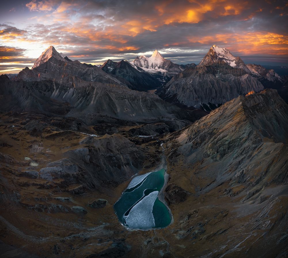 Song of Ice and Fire in Daocheng Yading