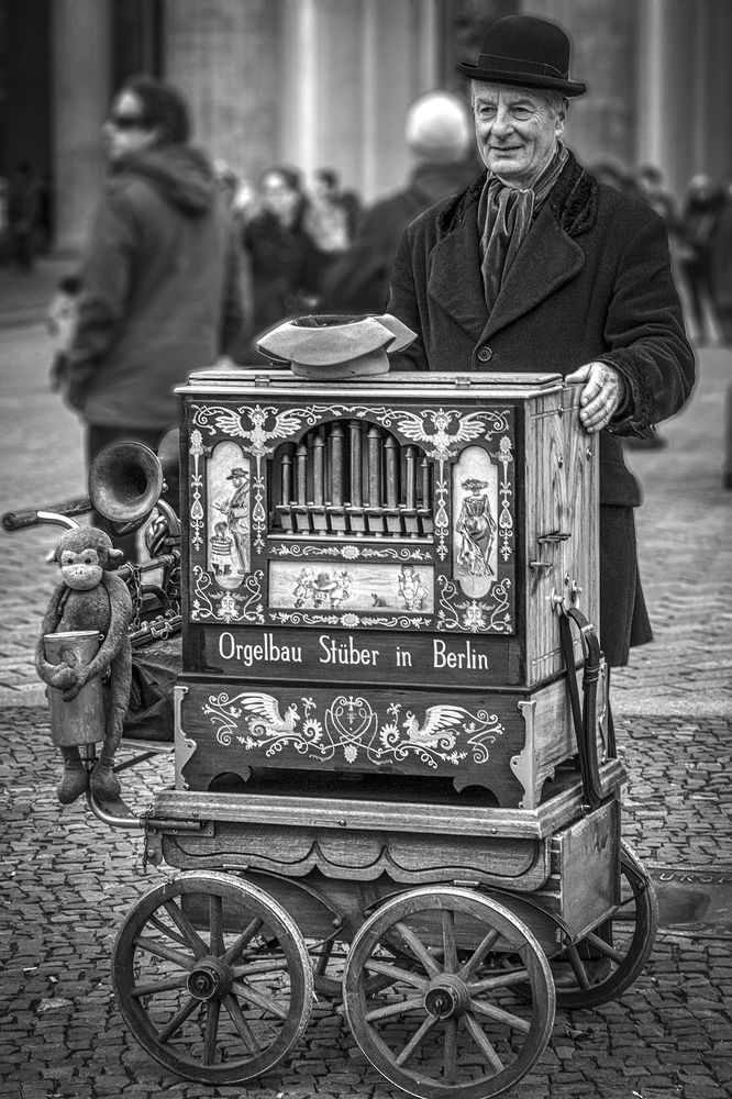 music at the brandenburg gate