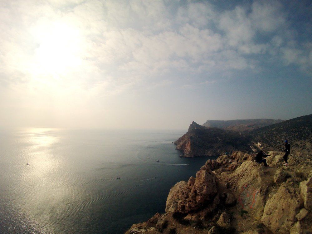 Уходящие в бухту