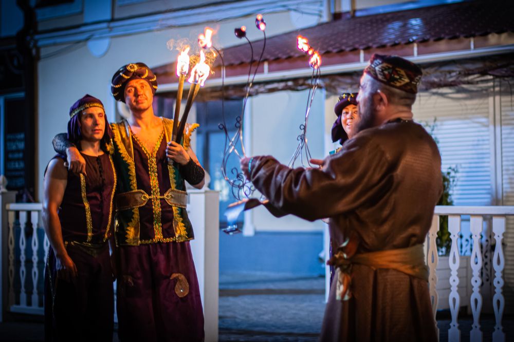 Photograph by Anton Hantov