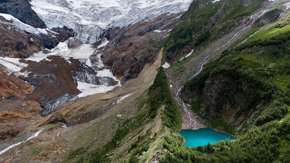 Photograph by Kaiser Sozo