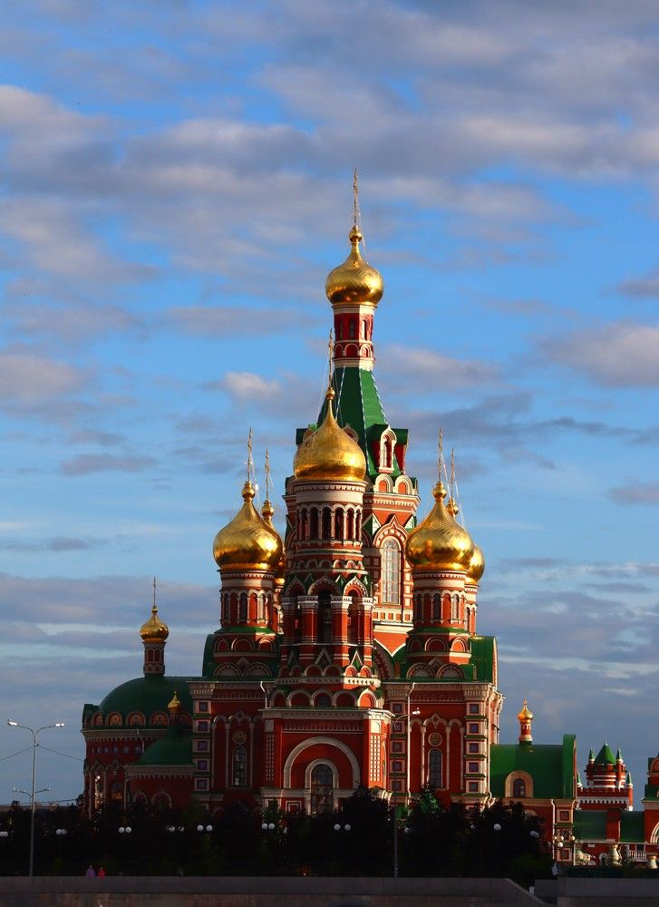 Собор на набережной.