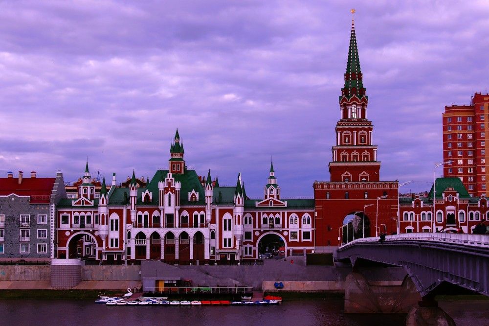 На набережной