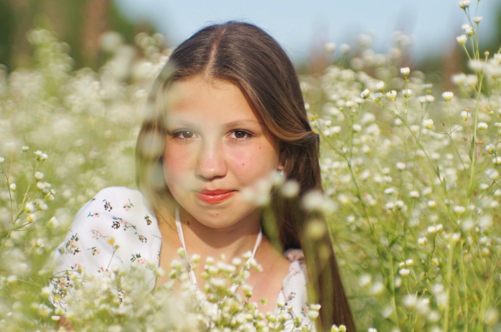 Девочка в ромашках