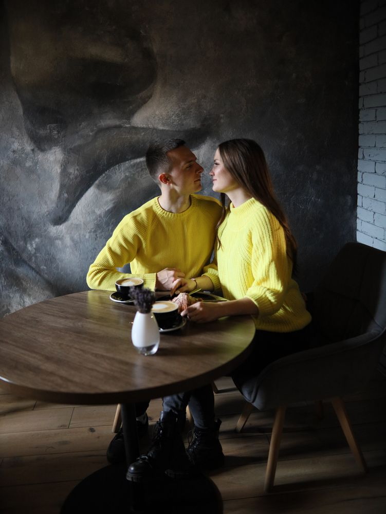 кафе распологающее к поцелую