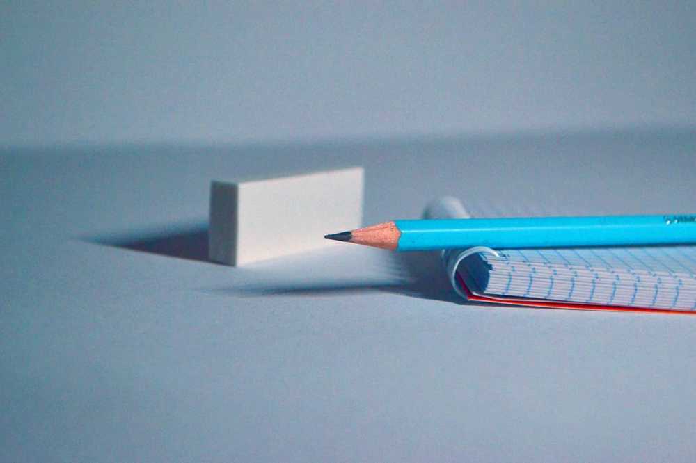 Карандаш, блокнот, ластик...