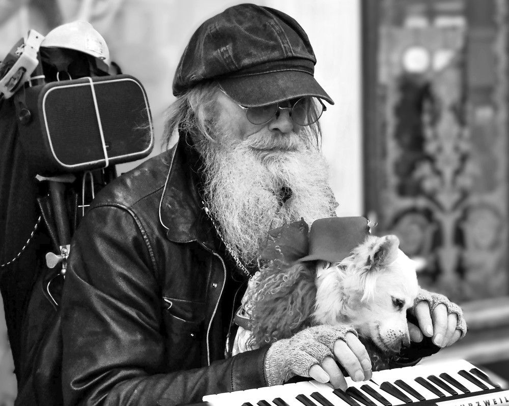 Звуки музыки.