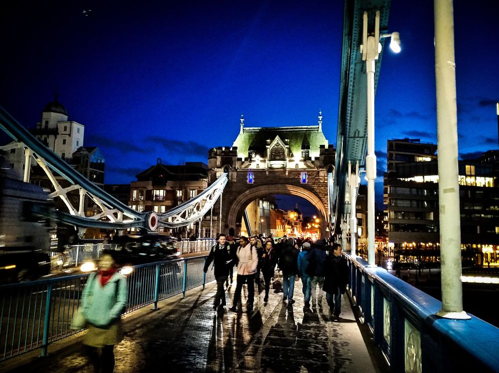 Тауэрский мост через Темзу.