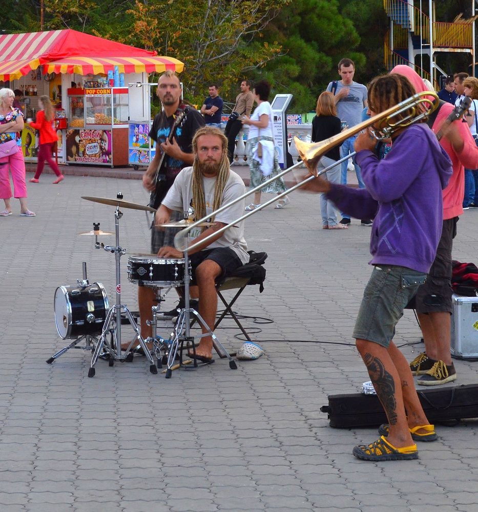 Уличные артисты