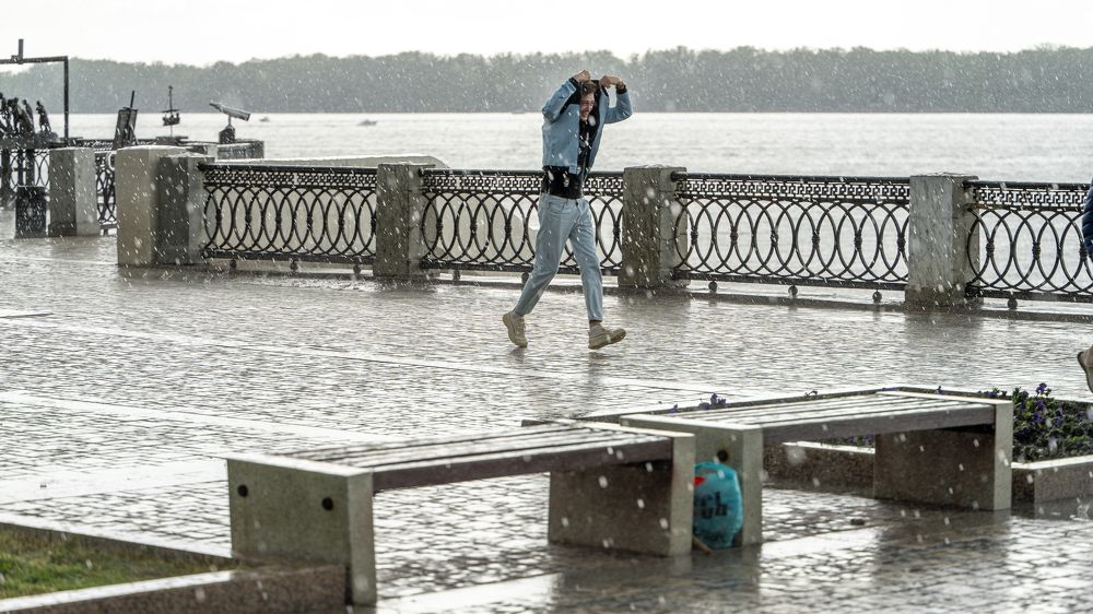 "А просто летний дождь прошел, ..."