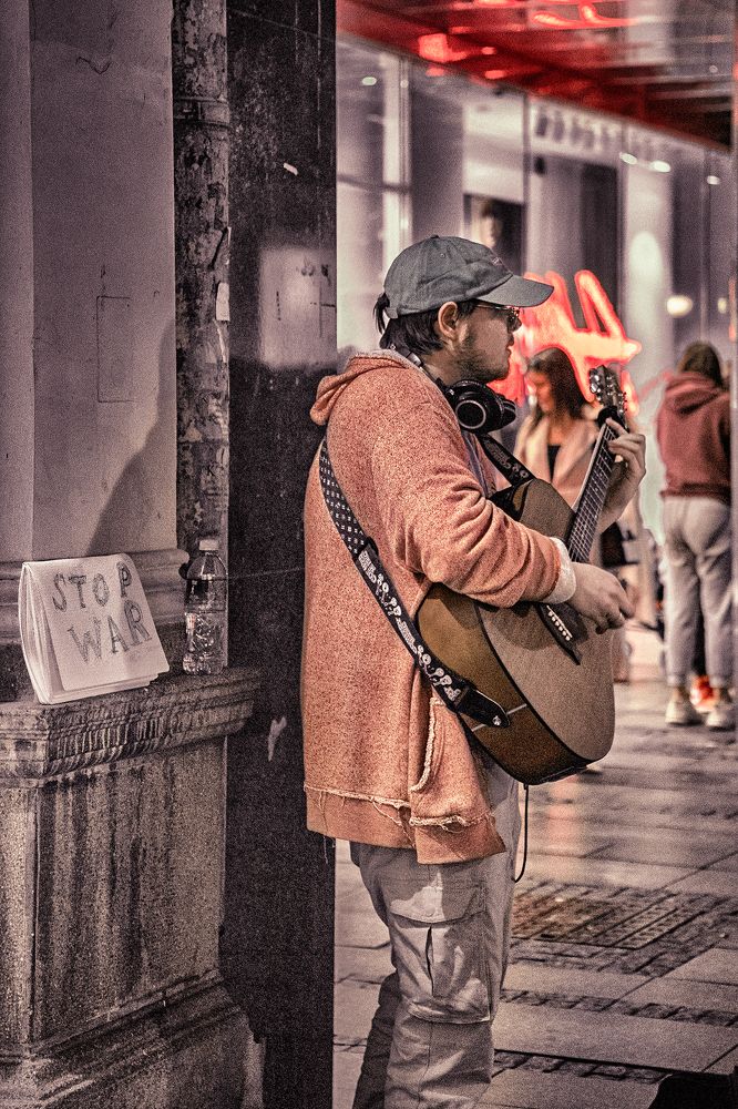 Photograph by Max Samadhi