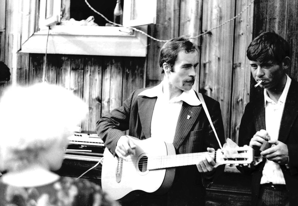 Я гитару настрою...!