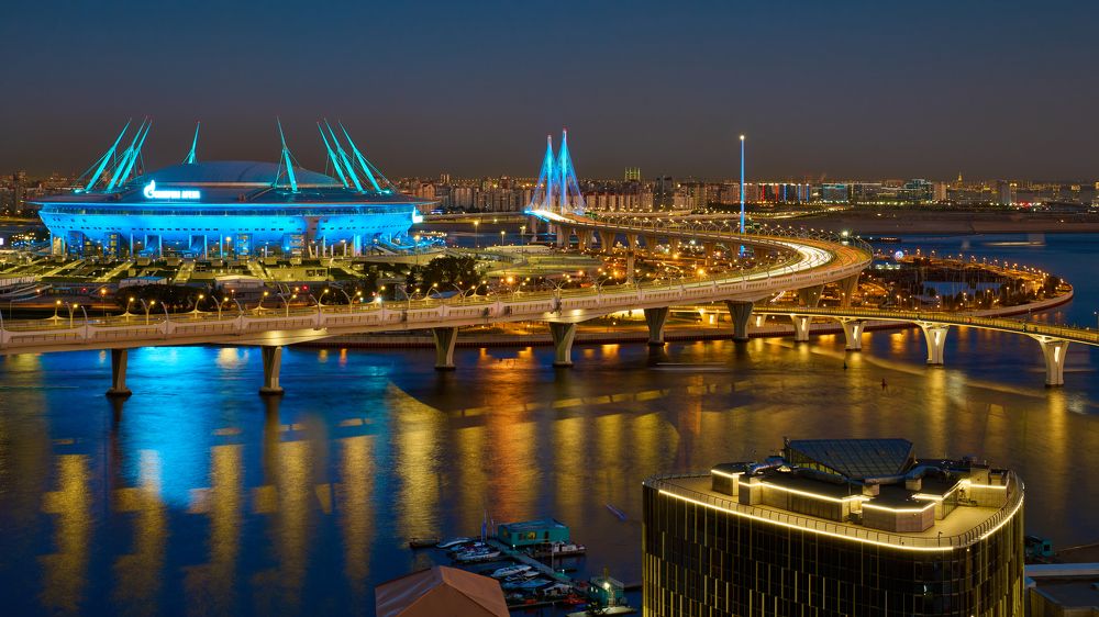 Огни Крестовского