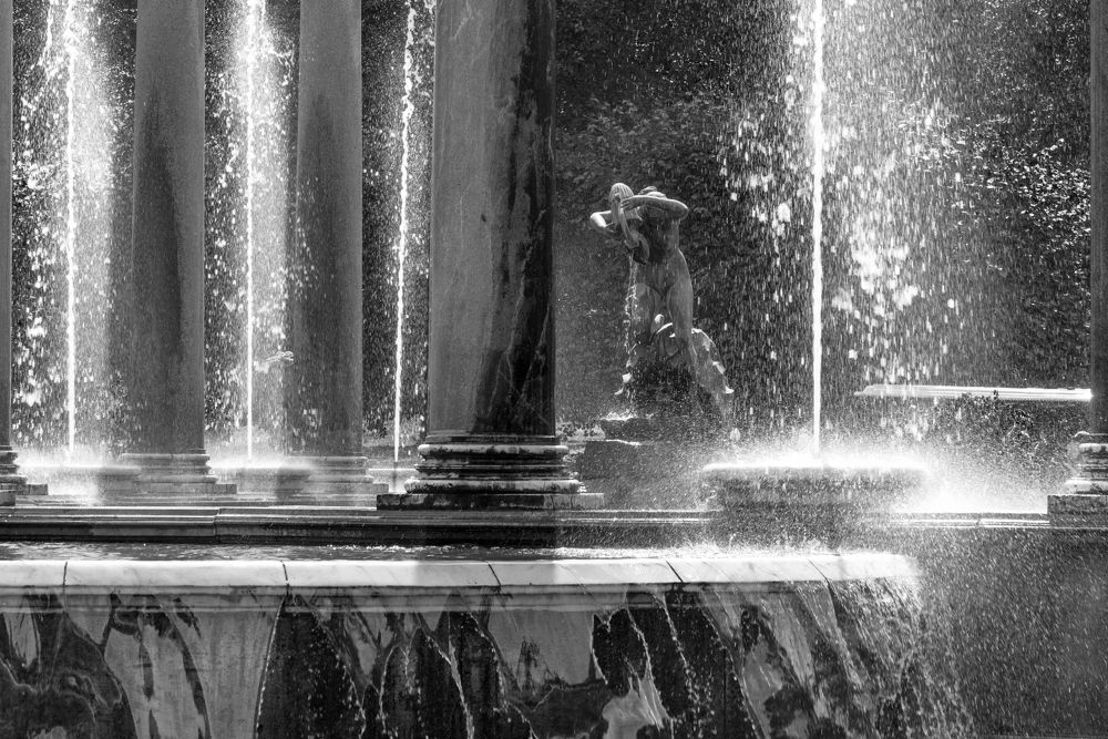 Феерия света и воды. Фонтан Львиный каскад.