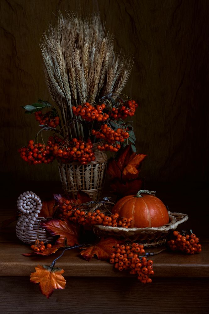 Натюрморт с фруктами и овощами.