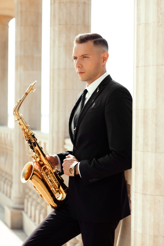 С музыкой везде