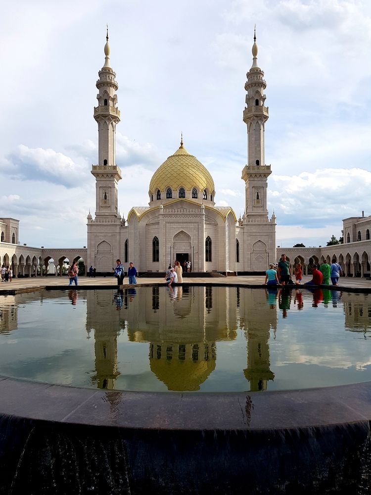 Белая мечеть.