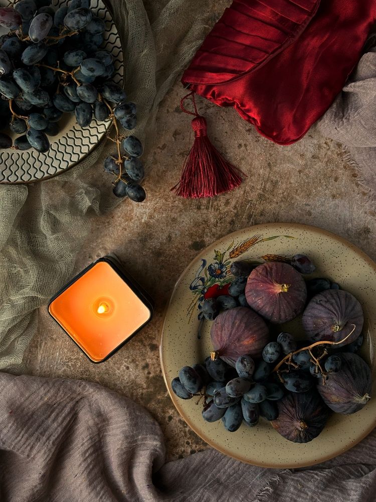 Натюрморт с инжиром и виноградом