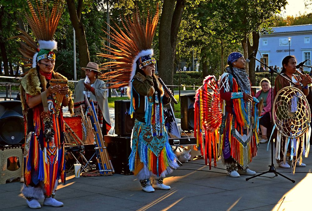 Национальный ансамбль.