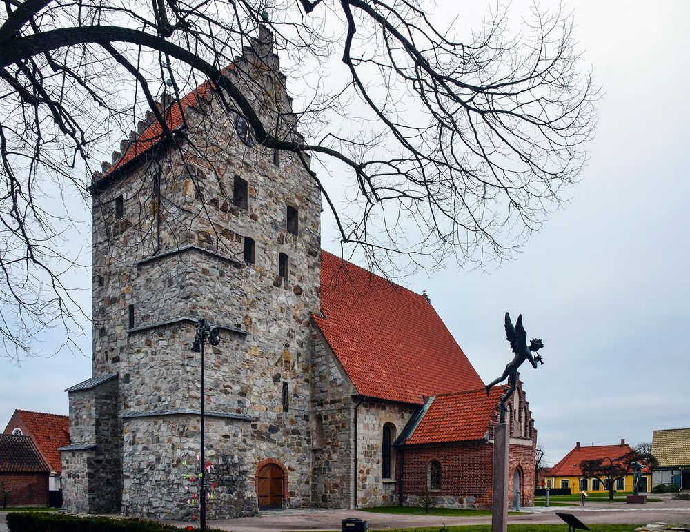 Каменное изваяние