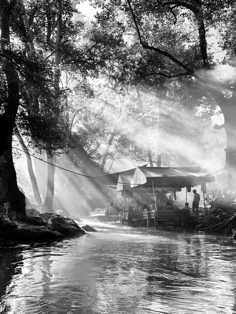 Топчаны на ручье в каньоне Ламос