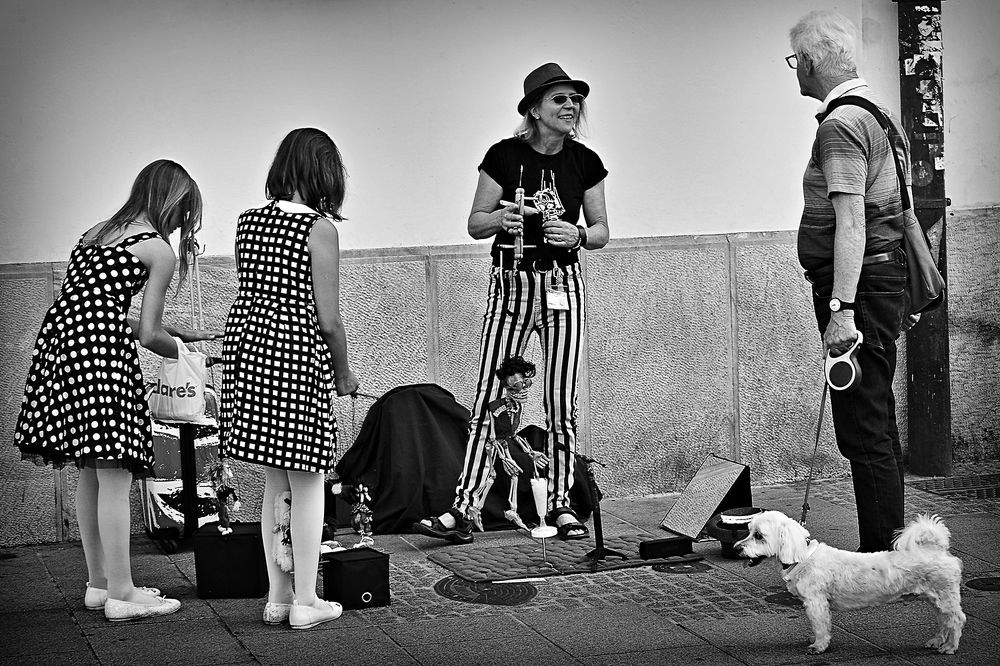 Уличные кукловоды