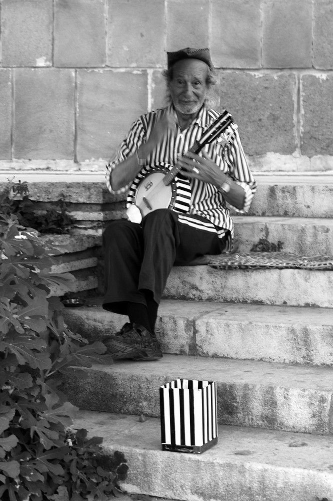 Уличный музыкант