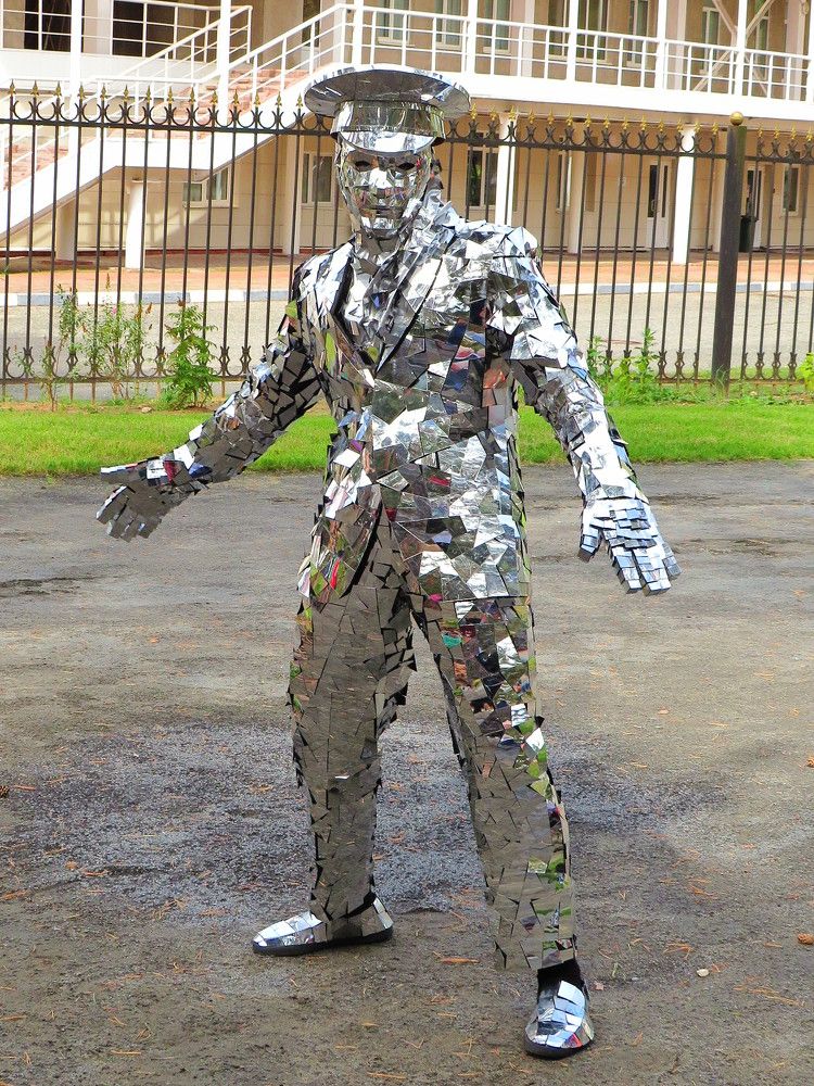 Человек из металла