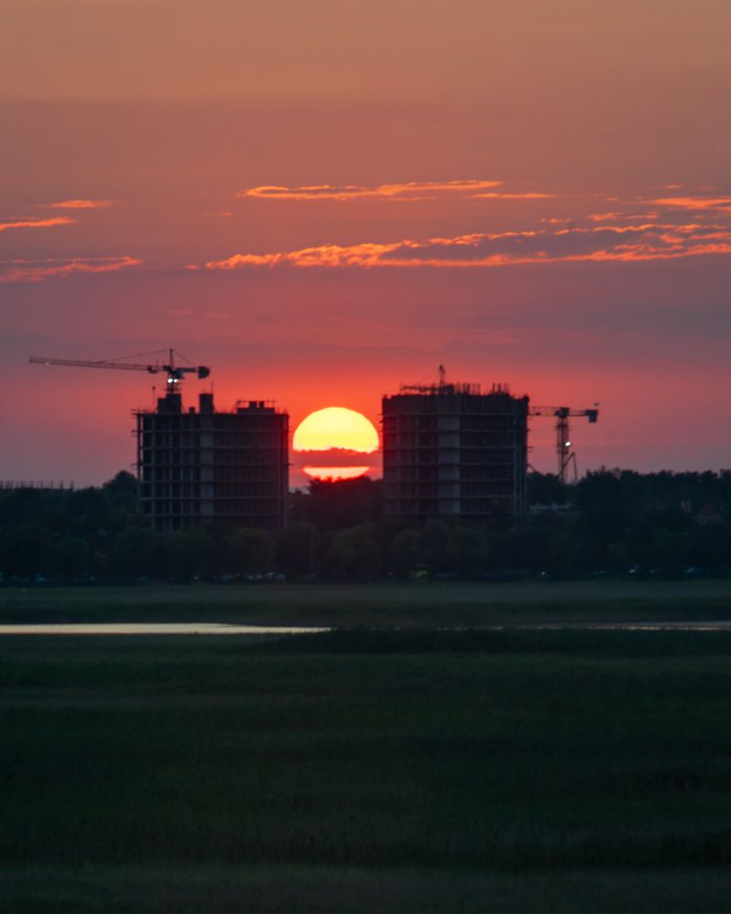 Закат в городе