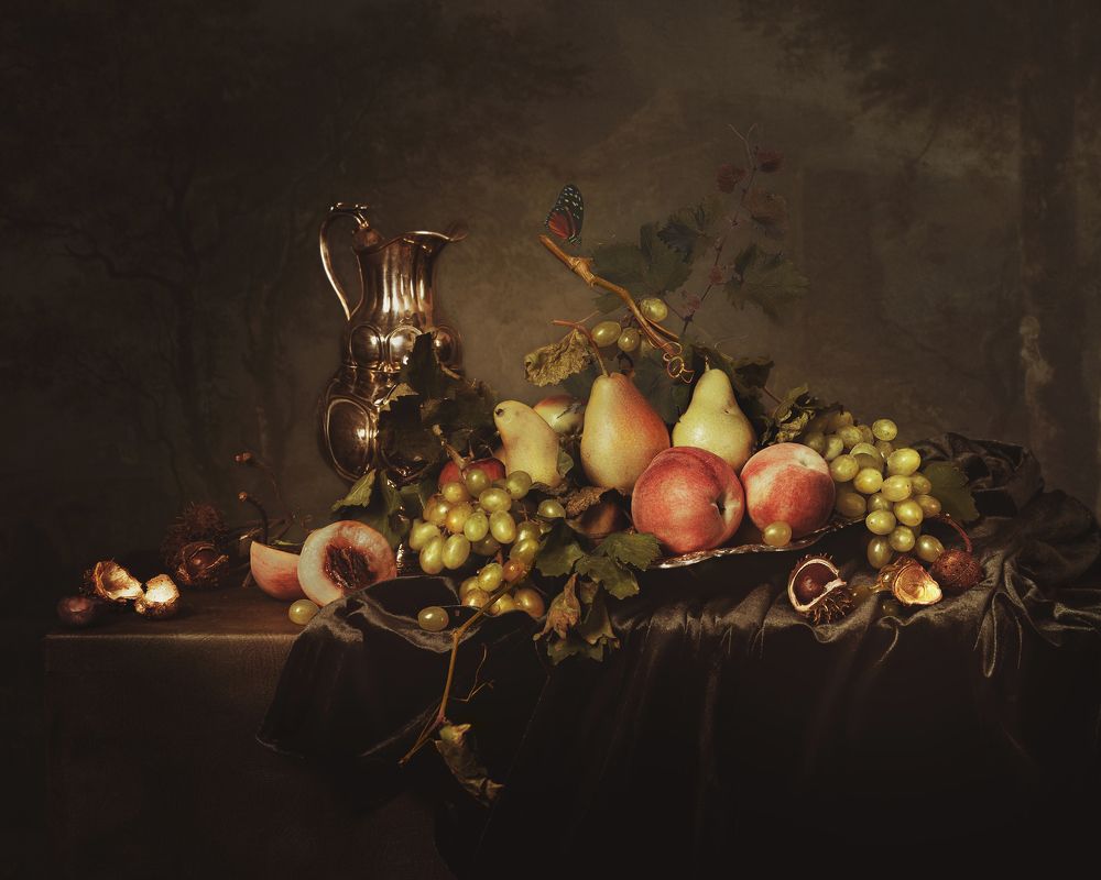 Фрукты и каштаны