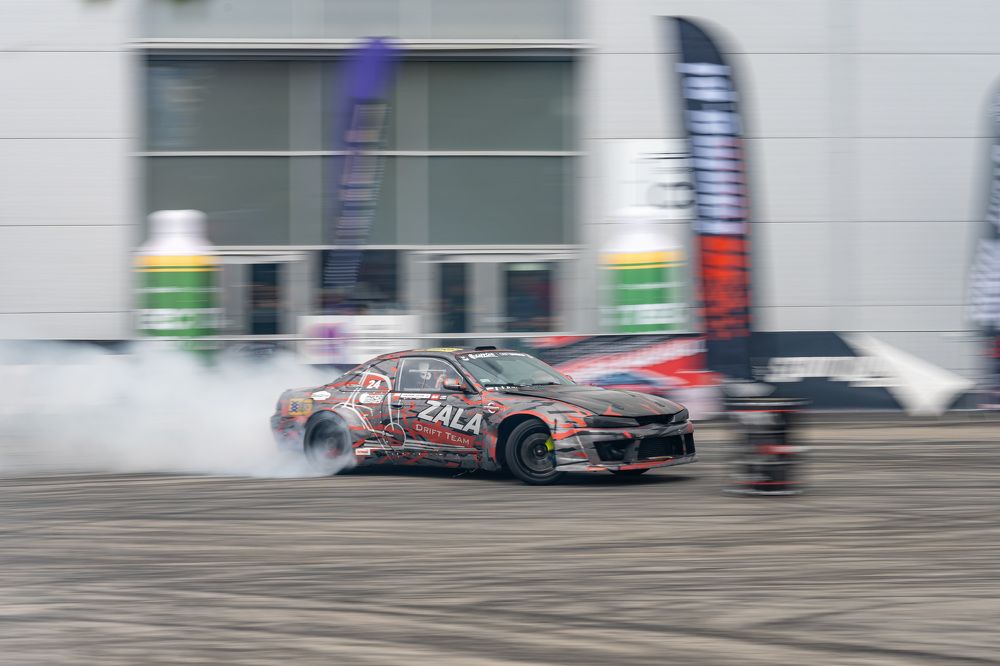 Photograph by Anton Leonchikov