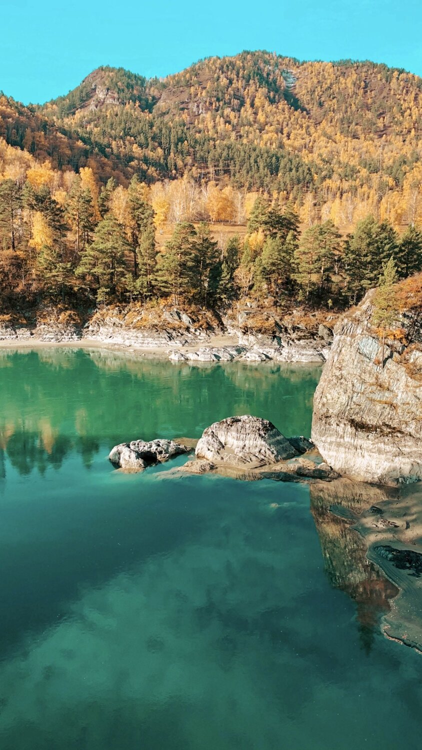 Осень в горах: бирюзовая симфония