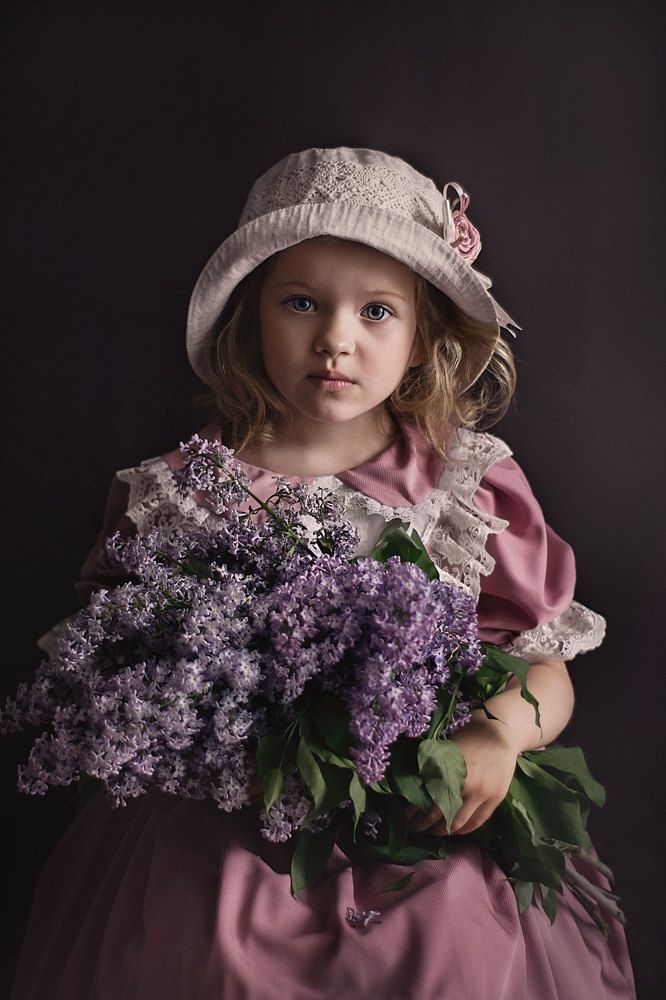 Девочка с сиренью