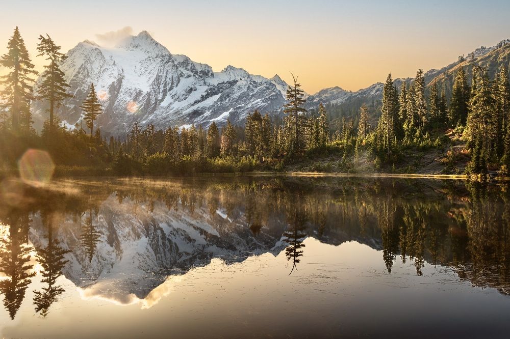Раннее утро на альпийском озере