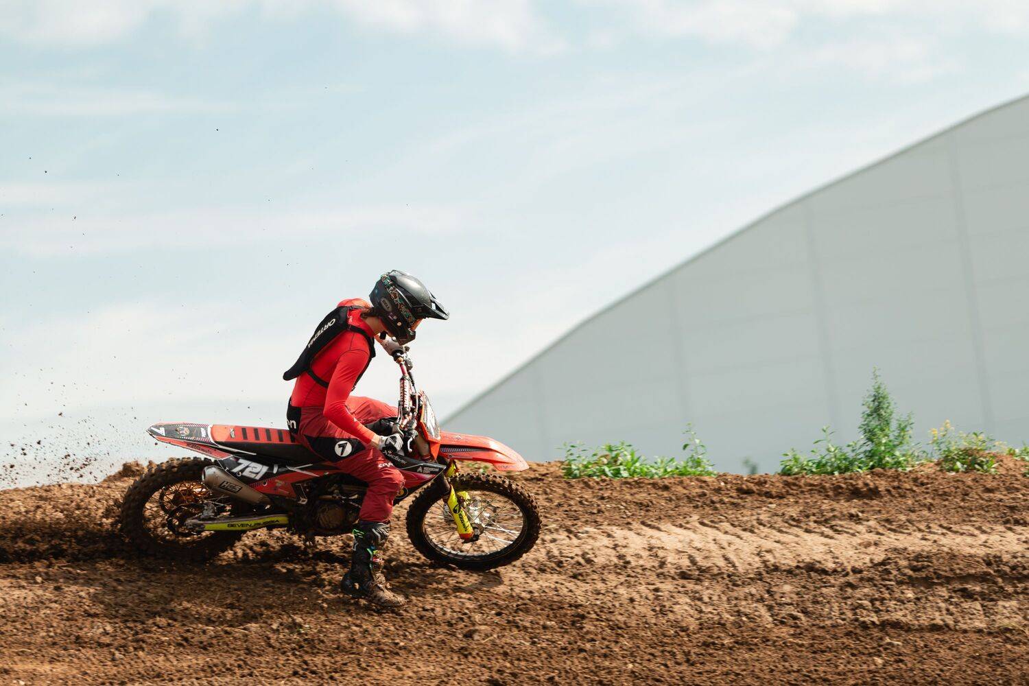 Photo #11083579