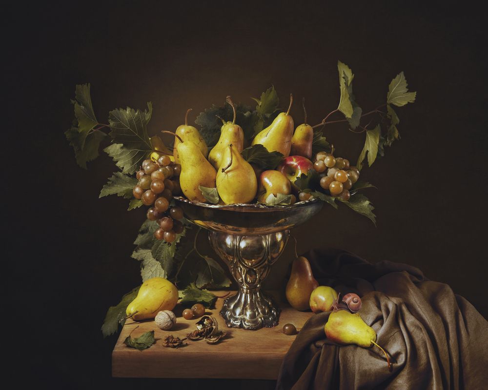 Натюрморт с грушами и улиткой