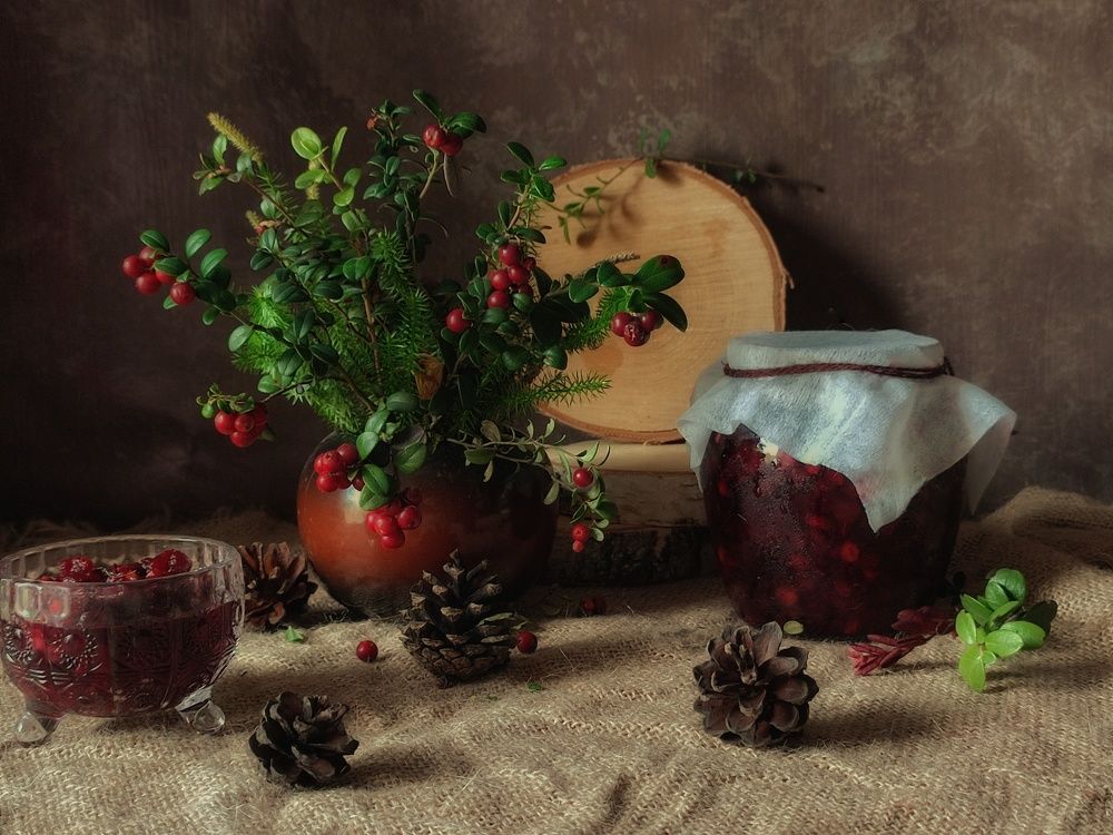 Брусничный натюрморт