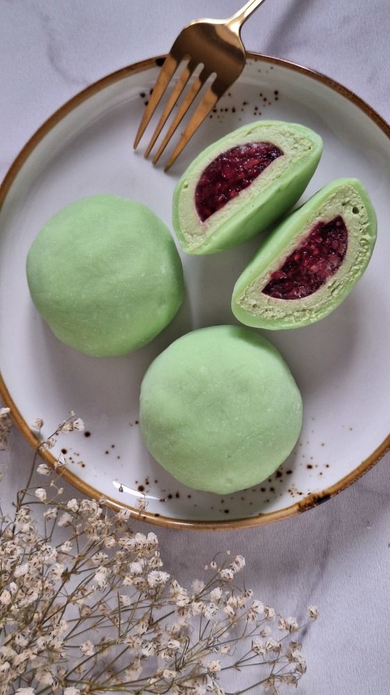 Моти фисташка малина