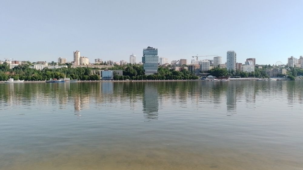 Город у реки