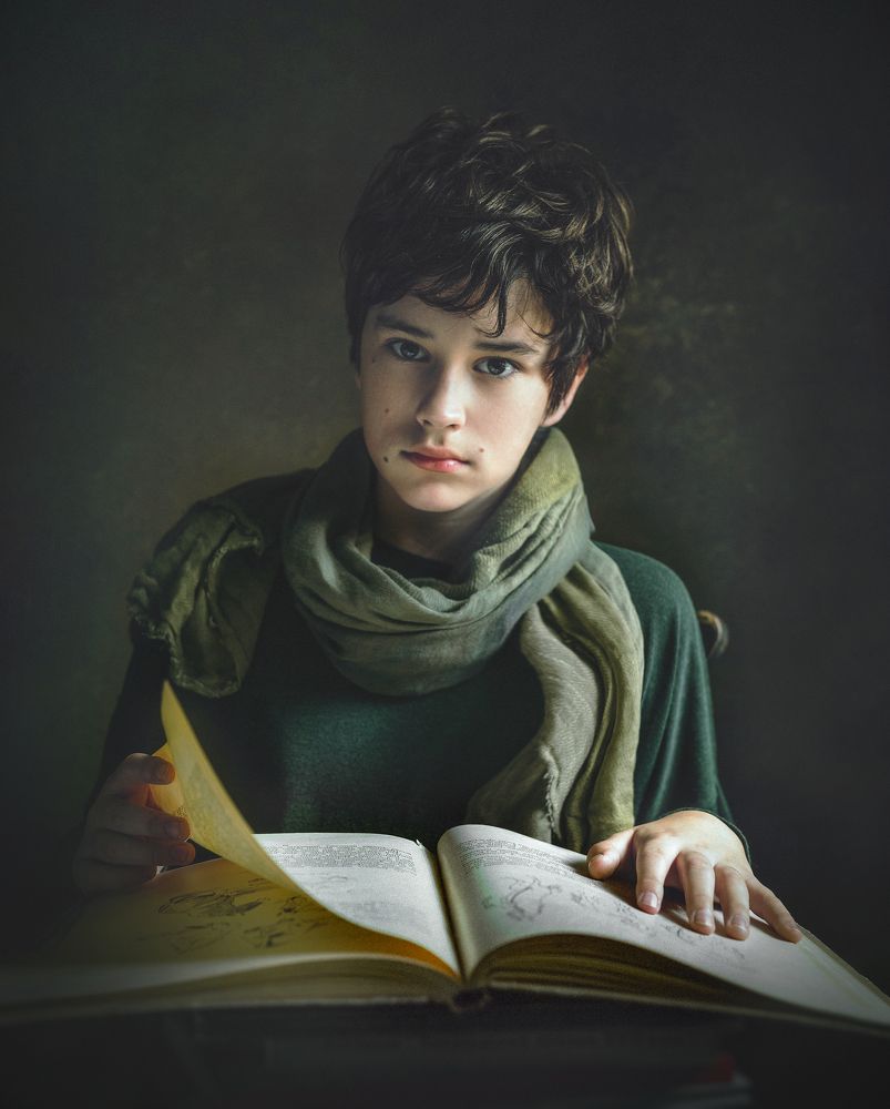 Мальчик с книгой