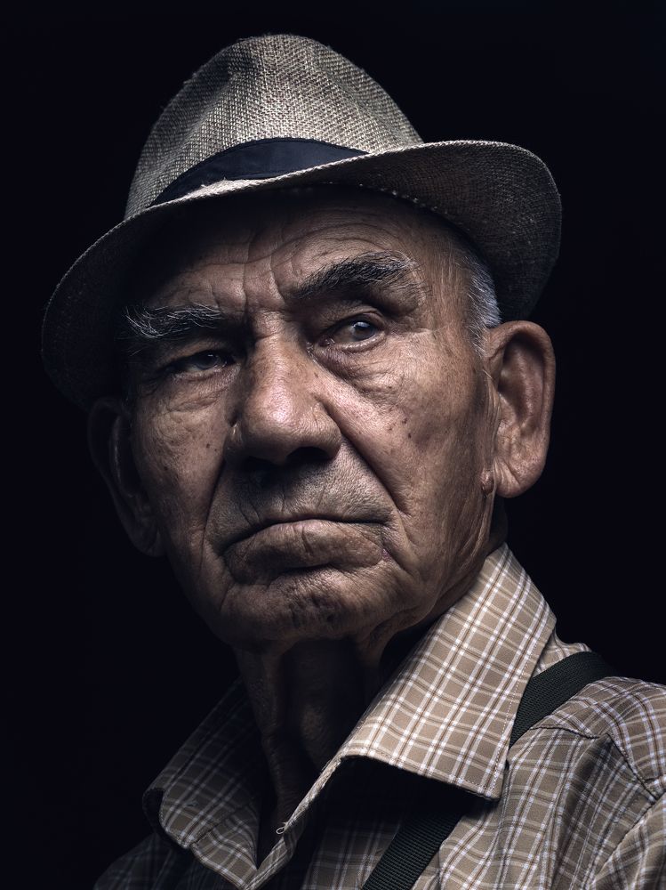 Photograph by Evgeniy Savikov