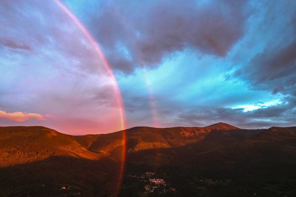 Photograph by Grzegorz Truchanowicz