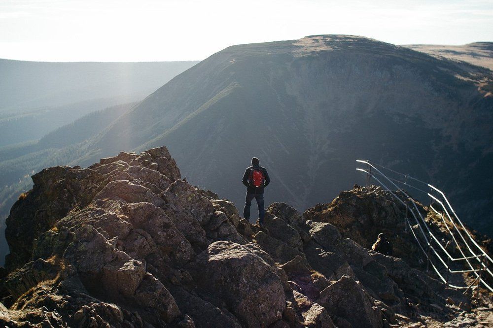 Над обрывом